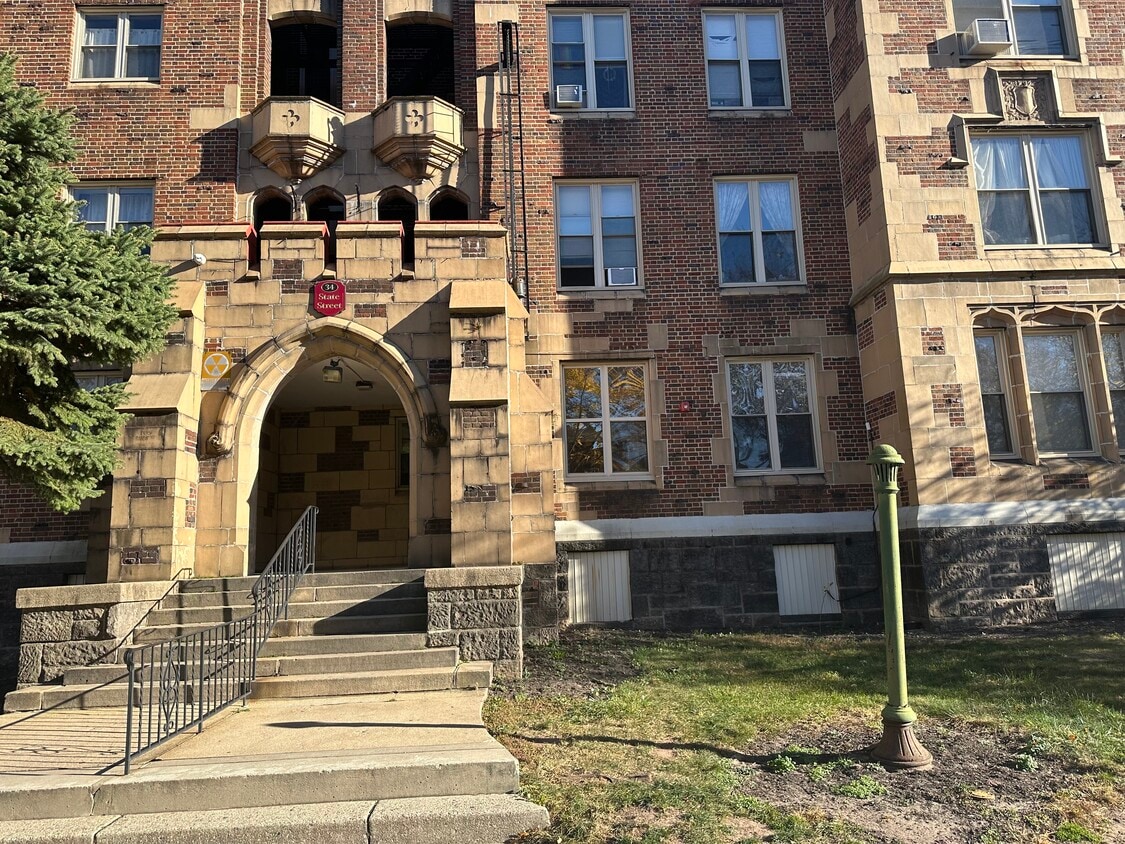 Primary Photo - 34 State St