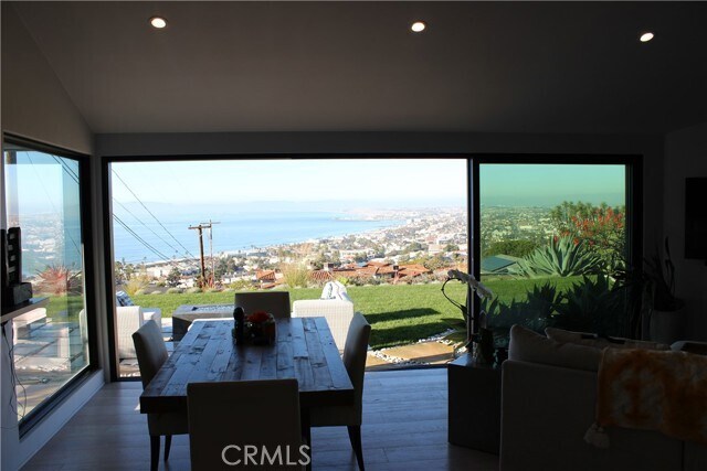 Foto del edificio - 161 Via Pasqual