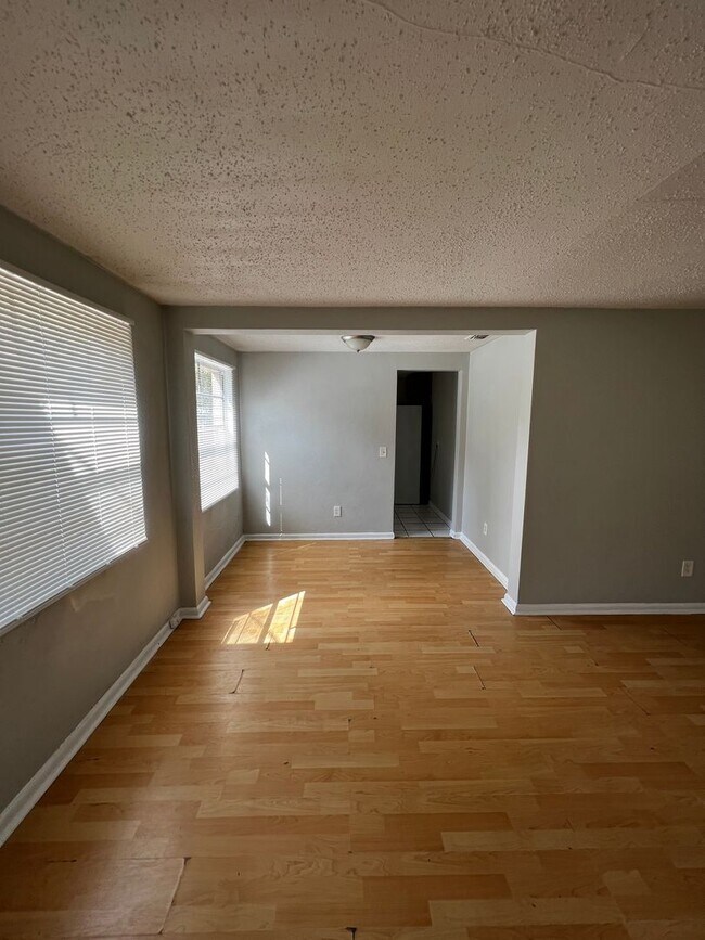Foto del edificio - Spacious 3 bedroom home in Riverview!