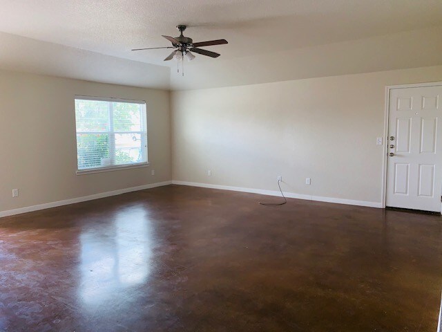 Building Photo - 100 Mountain Lion Rd