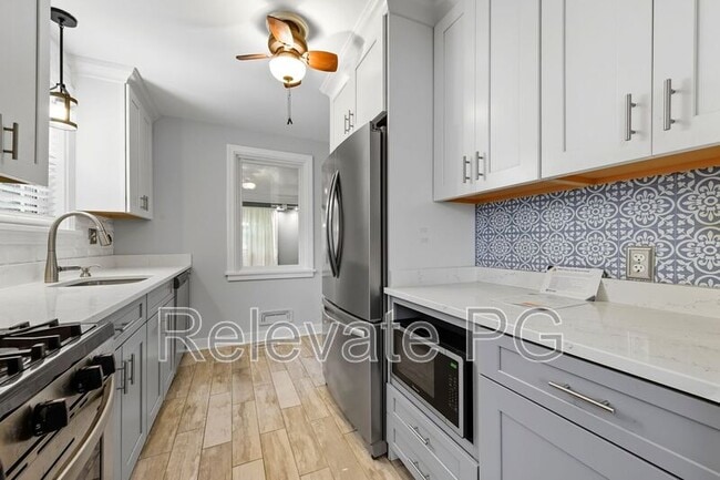 Foto del edificio - 8803 Weldon Dr
