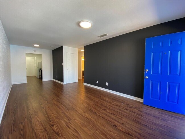 Building Photo - 8204 Sam Rayburn Dr