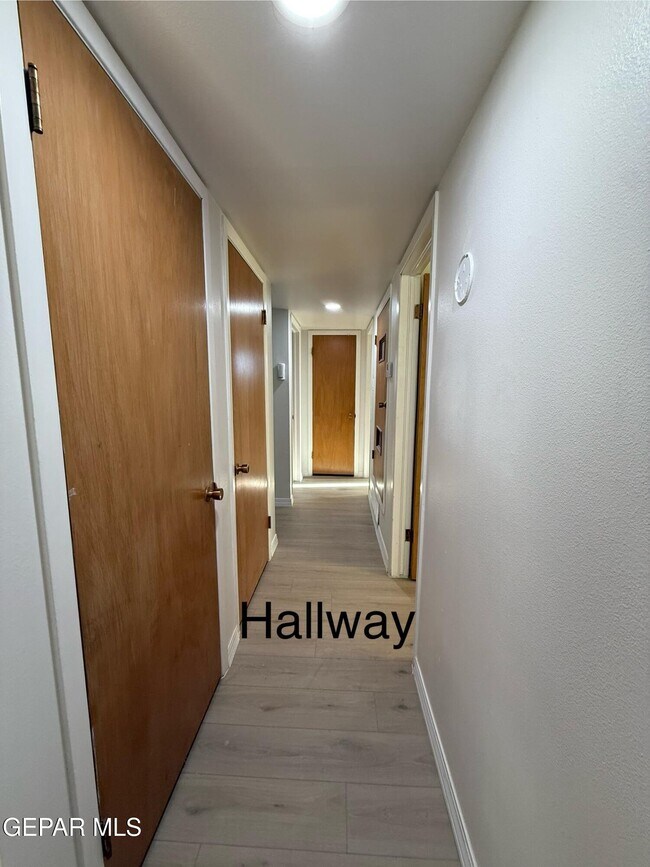 Building Photo - 277 Vista Rio Cir