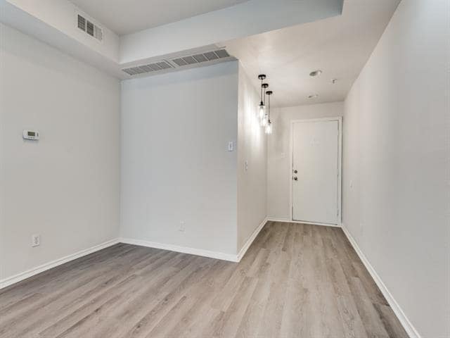 Foto del edificio - 4104 N Hall St