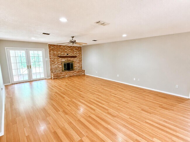 Foto del edificio - 5707 Richmond Ave