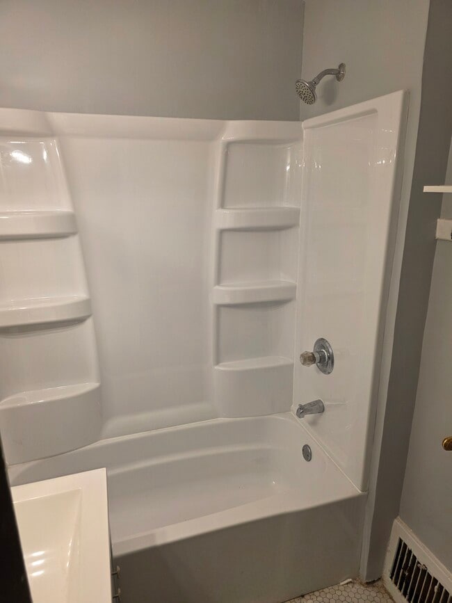 Building Photo - 832 N Emerson Ave