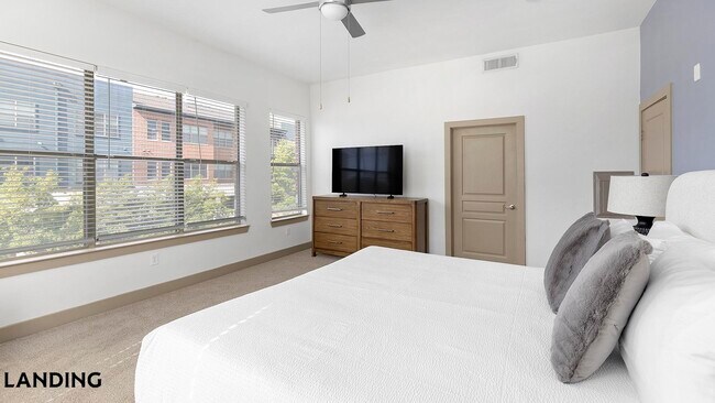 Foto del edificio - 5005 Galleria Dr