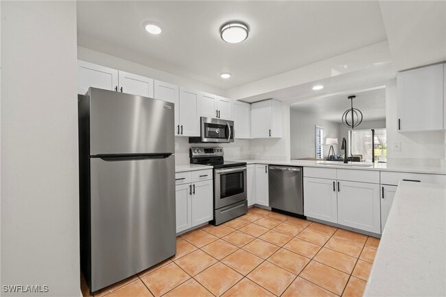 Building Photo - 400 Misty Pines Cir