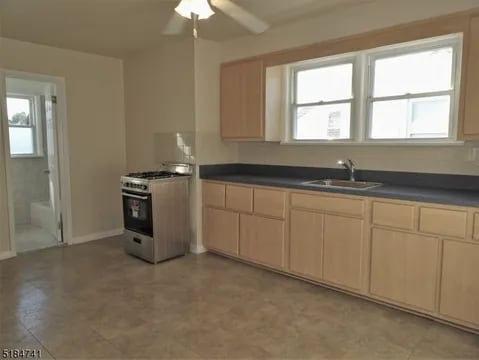 Foto del edificio - 41 E 8th St