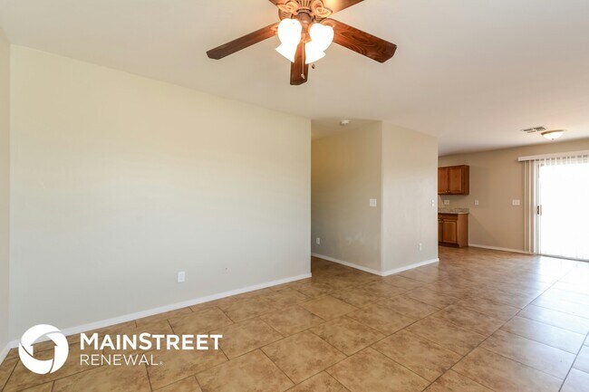 Foto del edificio - 4184 E Market St