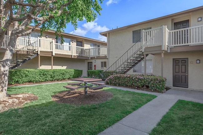 Foto del edificio - Ridgewood Village Apartment Homes