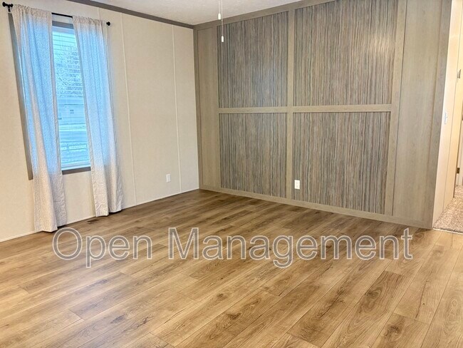 Foto del edificio - 825 1st Ave E