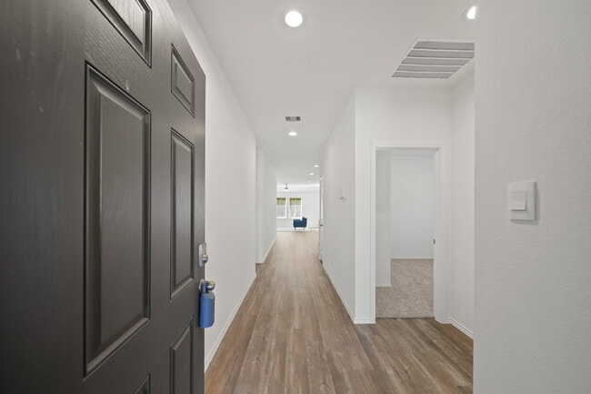 Building Photo - "Charming 4-Bed Sanctuary with Granite Elegance in Magnolia!"