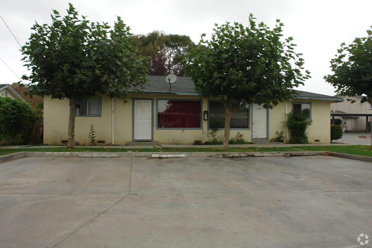 Building Photo - Del Monte Avenue Apartments