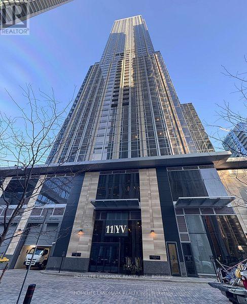 Building Photo - 11-6111 Yorkville Ave