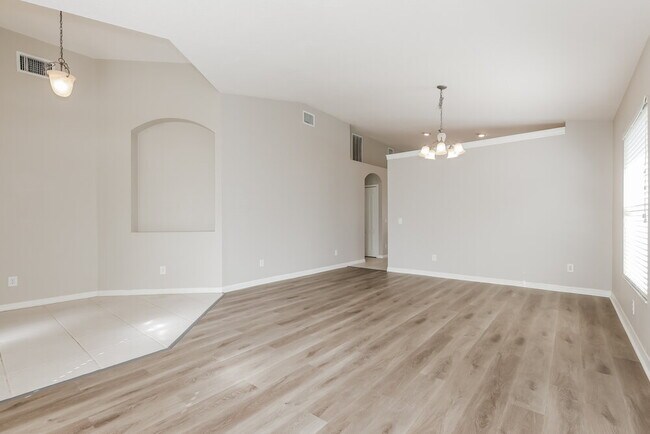 Foto del edificio - 31343 Heatherstone Dr