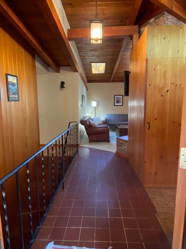 Building Photo - ALL UTILITIES INCLUDED! ~ 3 Bedroom 1 Bath