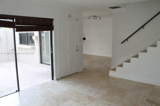 Building Photo - 4728 SW 67th Ave