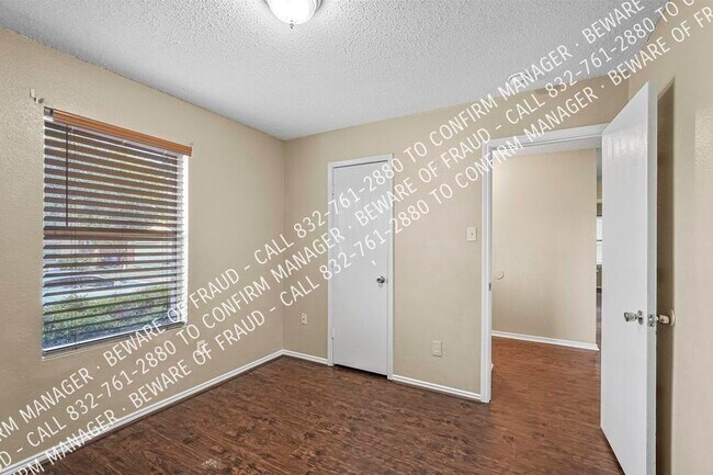 Building Photo - Corner Lot 4/2 Home Nestled in Wisdom Terrace