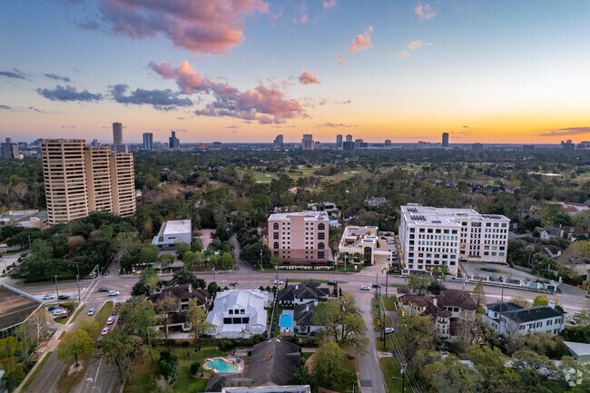Foto aérea - Memorial Cove Lofts