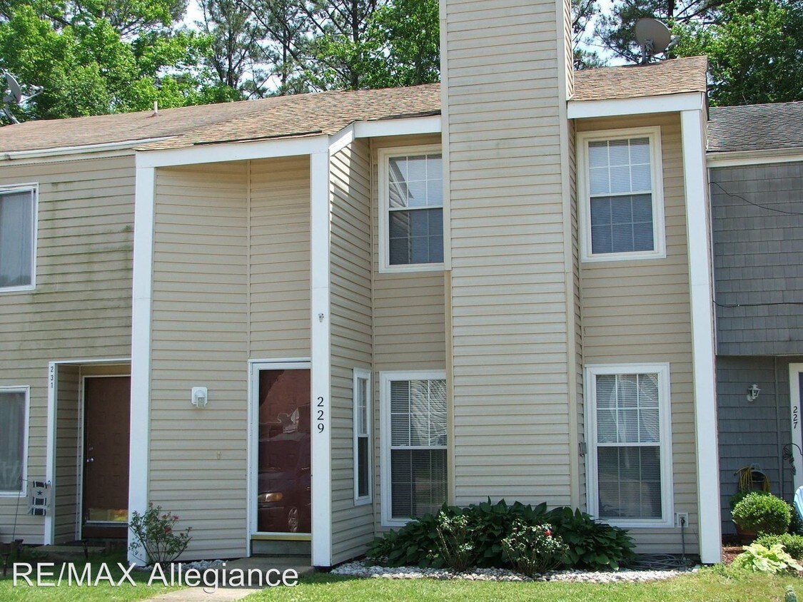 Foto principal - 229 Thalia Trace Dr