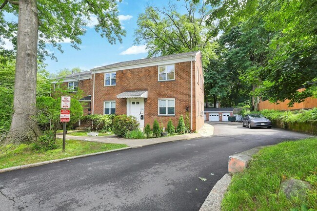 Building Photo - 179A Christie Heights St