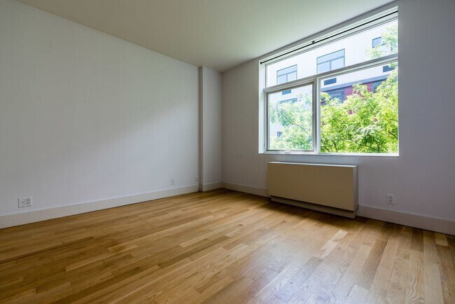 Foto del edificio - 114 Troutman St
