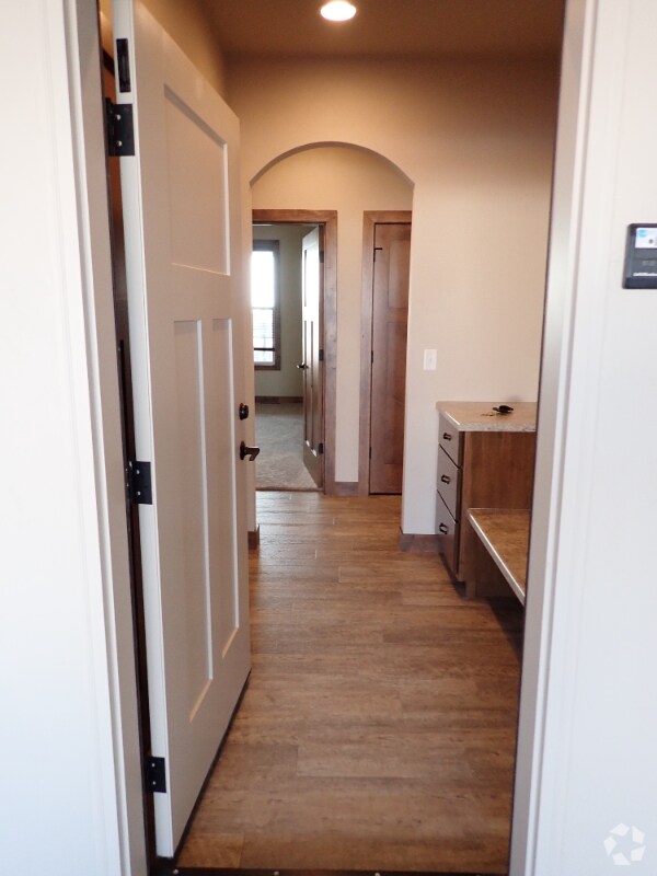 Building Photo - N973-N975 S Magdalyn Ct