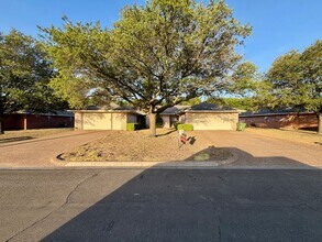 Building Photo - 974 Parkview Cir