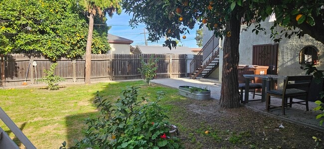 Building Photo - 1408 N Willowbrook Ave