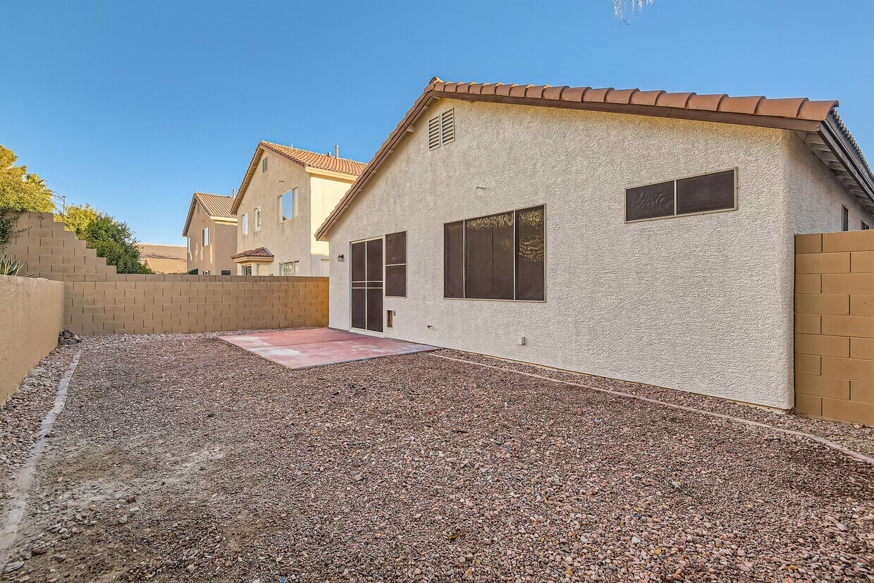 Primary Photo - 5305 W Cheyenne Ave