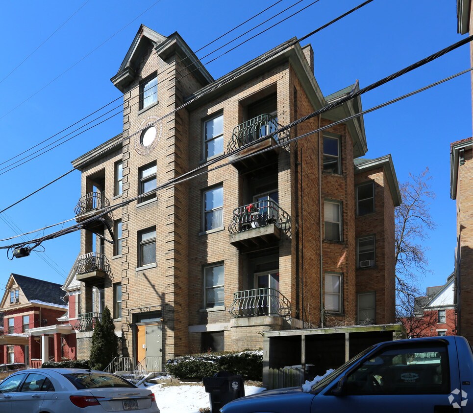 2457 Maplewood Ave, Cincinnati, OH 45219 Apartments in Cincinnati, OH