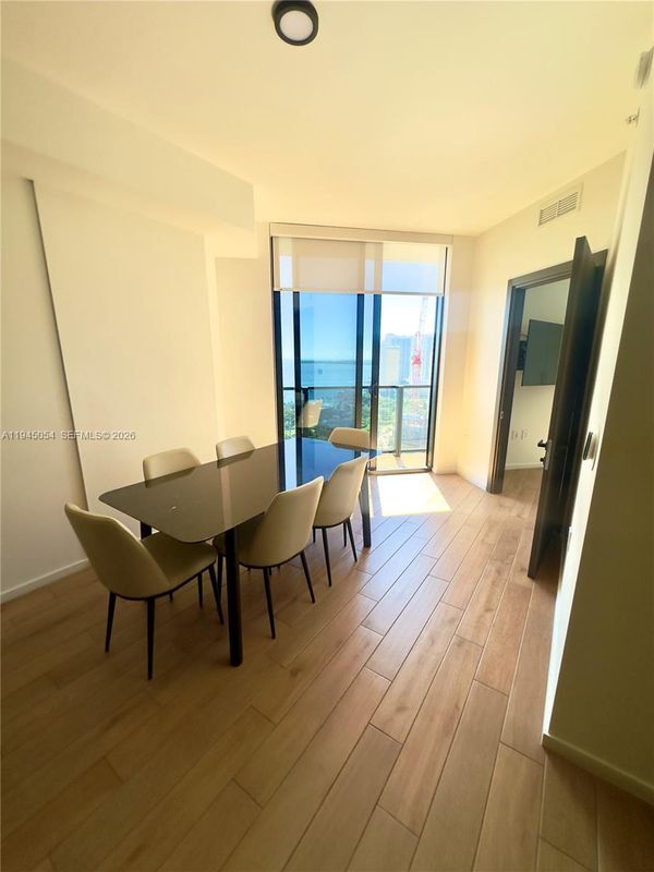 Foto del edificio - 398 NE 5th St