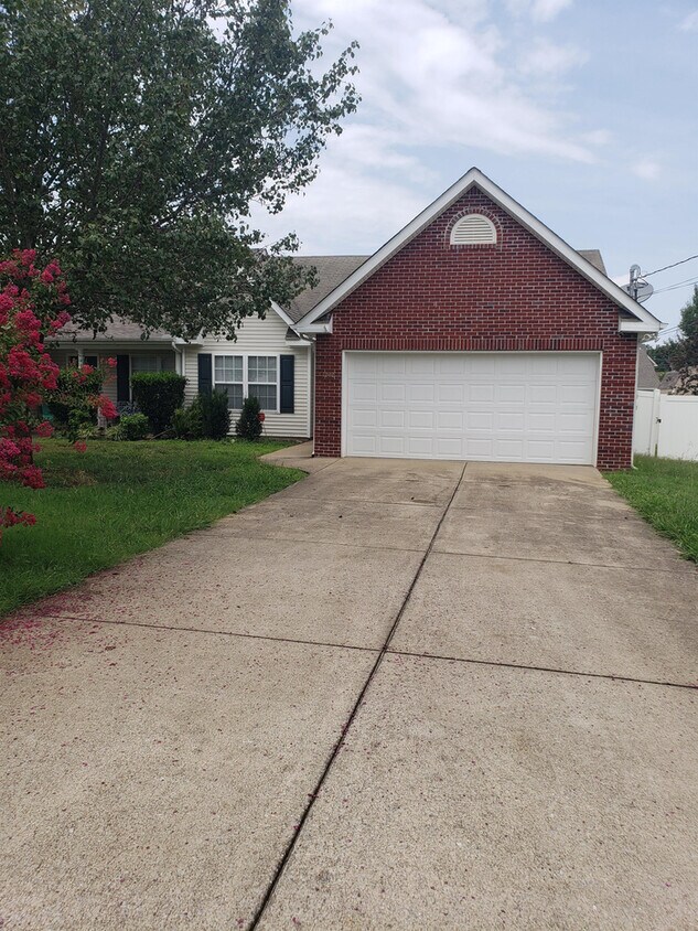 1040 Stonemark Trl, La Vergne, TN 37086 House for Rent in La Vergne