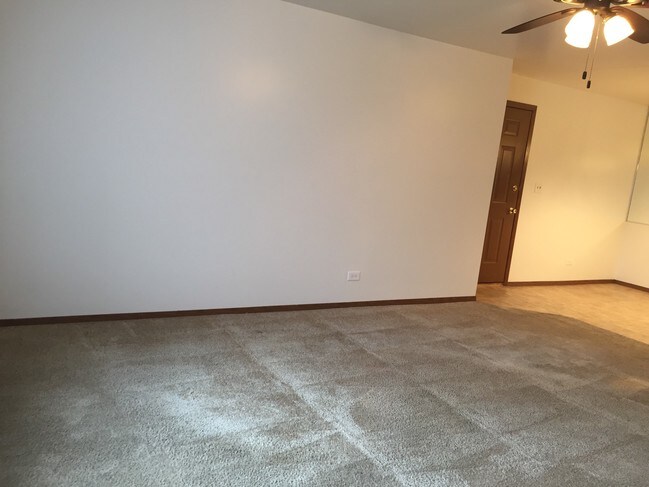 Foto del edificio - 754 N Pioneer Rd