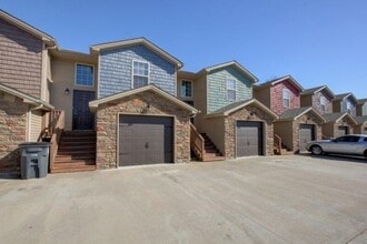 Building Photo - 1716 Thistlewood Dr