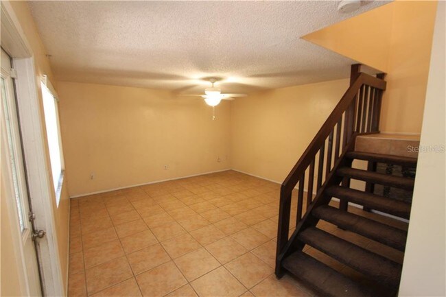 Building Photo - 8716 Hibiscus Ct