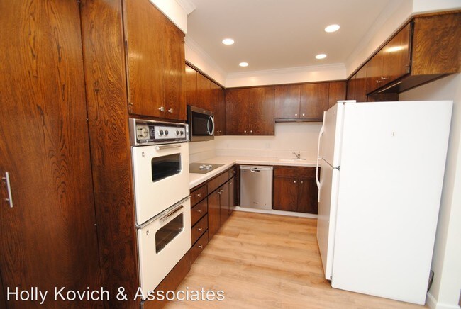 Building Photo - 2 br, 2 bath House - 210 Grand Ave. Unit 103