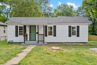 Building Photo - 2100 N Nettleton Ave