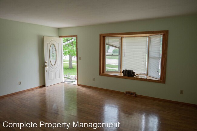 Building Photo - 3 br, 2 bath House - 2310 Central Blvd