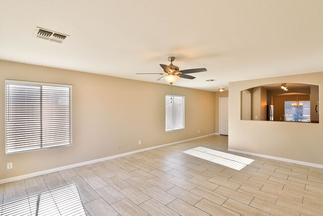 Building Photo - 11222 W Rio Vista Ln