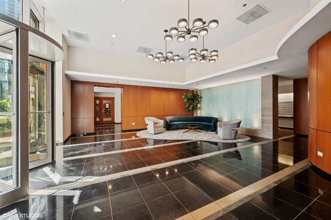 Foto del edificio - 420 E Waterside Dr