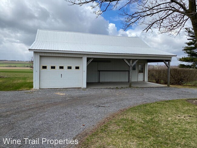 Building Photo - 3 br, 1.5 bath House - 972 PreEmption Road