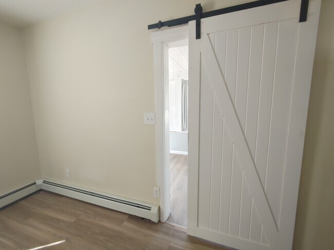 Foto del edificio - 669 Rathbun St