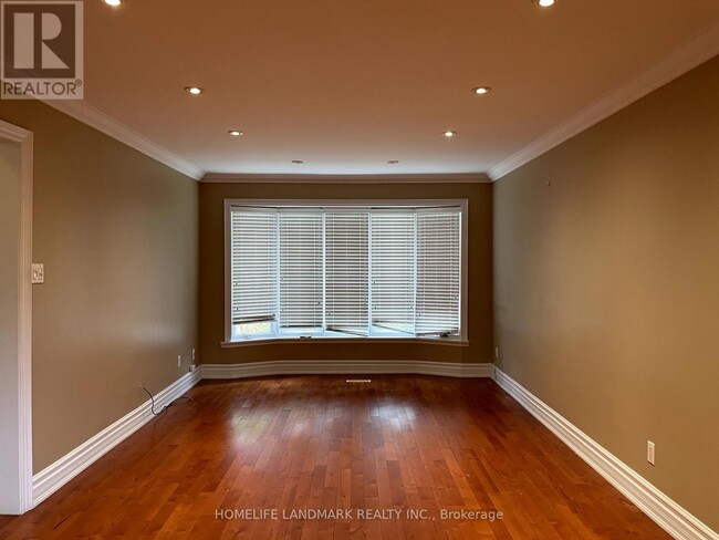 Building Photo - 4384 Idlewilde Crescent