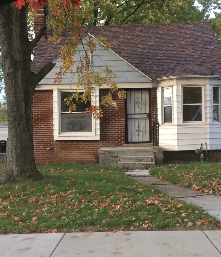 Primary Photo - 15683 Manning St