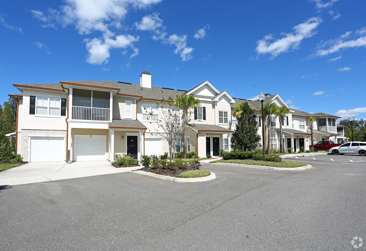 The Grand at Cypress Cove Rentals in Lutz at 1901 Cypress Preserve Dr