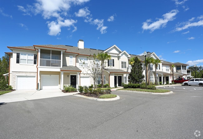 Attached Garages - The Grand at Cypress Cove