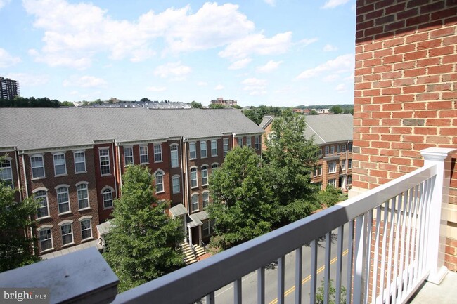 Foto del edificio - 400 Cameron Station Blvd