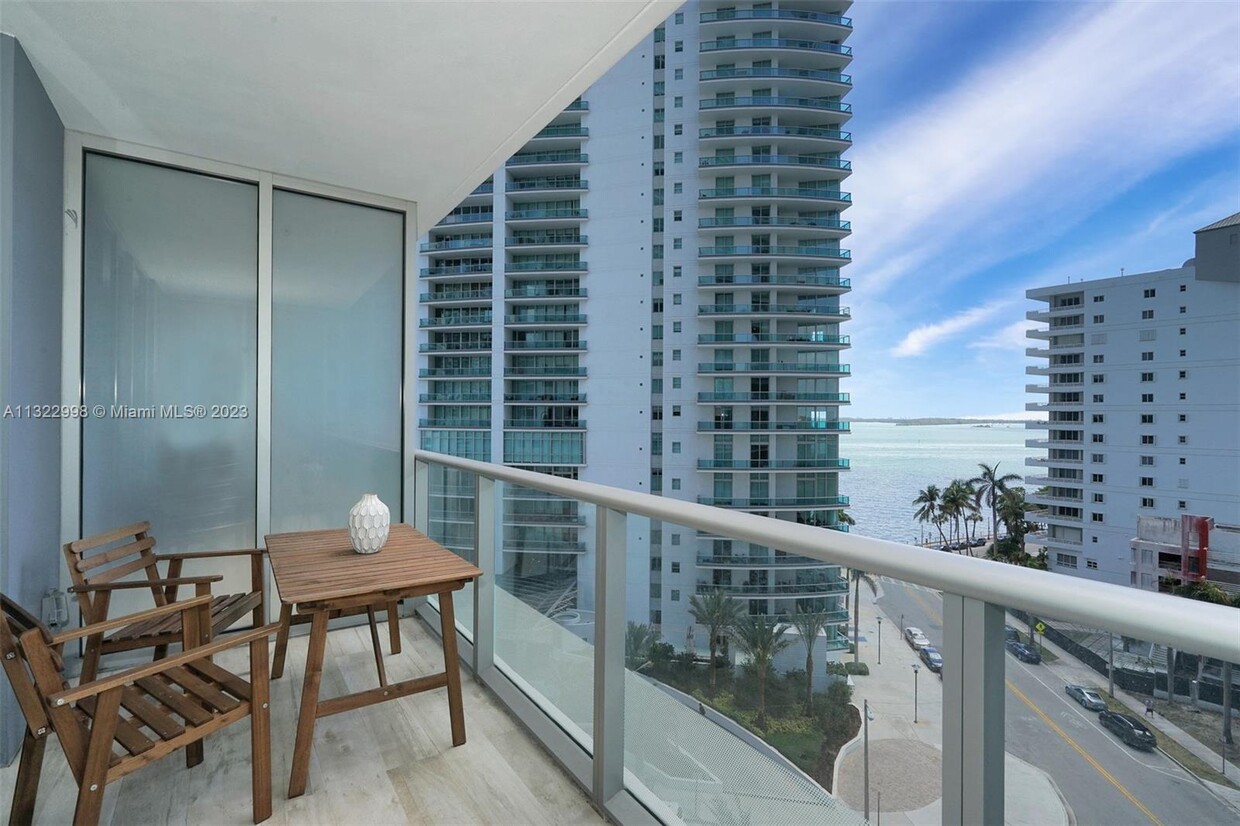 Foto principal - 1300 Brickell Bay Dr